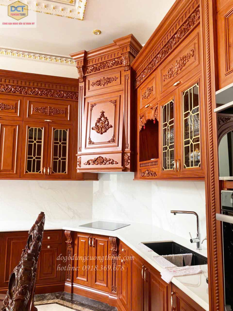 Mẫu tủ bếp gỗ gõ đỏ TB54